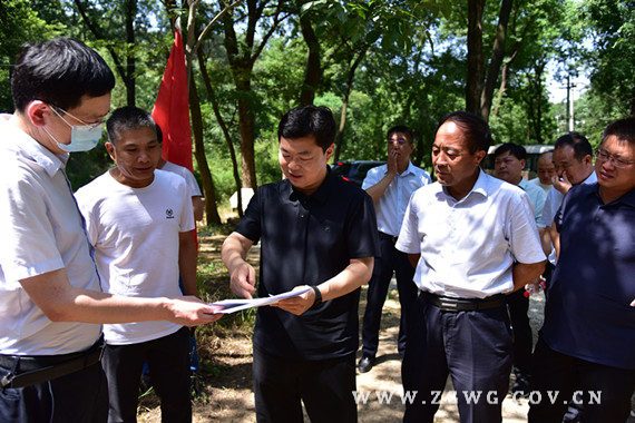 刘文祥带队调研城市公路建设情况 (2)_副本.jpg