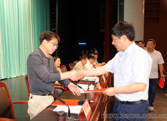 市委市政府召开夏季秸秆禁烧及综合利用工作会