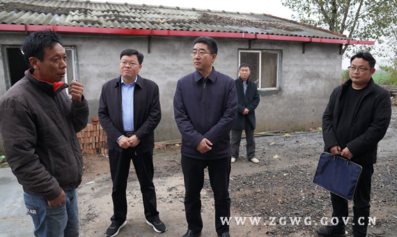 朱志骞督导调研脱贫攻坚工作2 .jpg