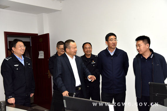 10月15日上午,平顶山市副市长,市公安局局长刘江,深入我市公安局督导