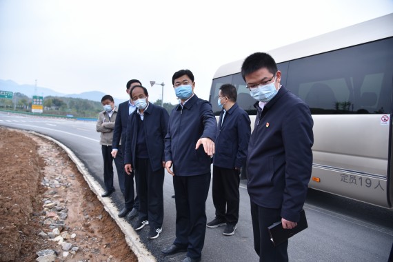 刘文祥实地调研重点项目建设情况 (2)_副本.jpg