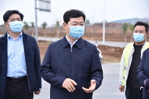 刘文祥实地调研重点项目建设情况 (1)_副本.jpg