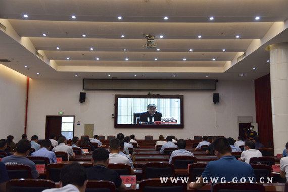 我市组织收看平顶山市“万人助万企”、招商引资、重点项目观摩点评暨一季度经济运行分析电视电话会_副本.jpg