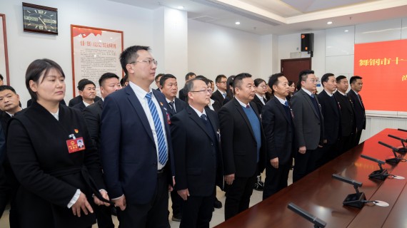 朱志骞等市四大班子领导看望慰问参加两会的人大代表和政协委员_副本.jpg